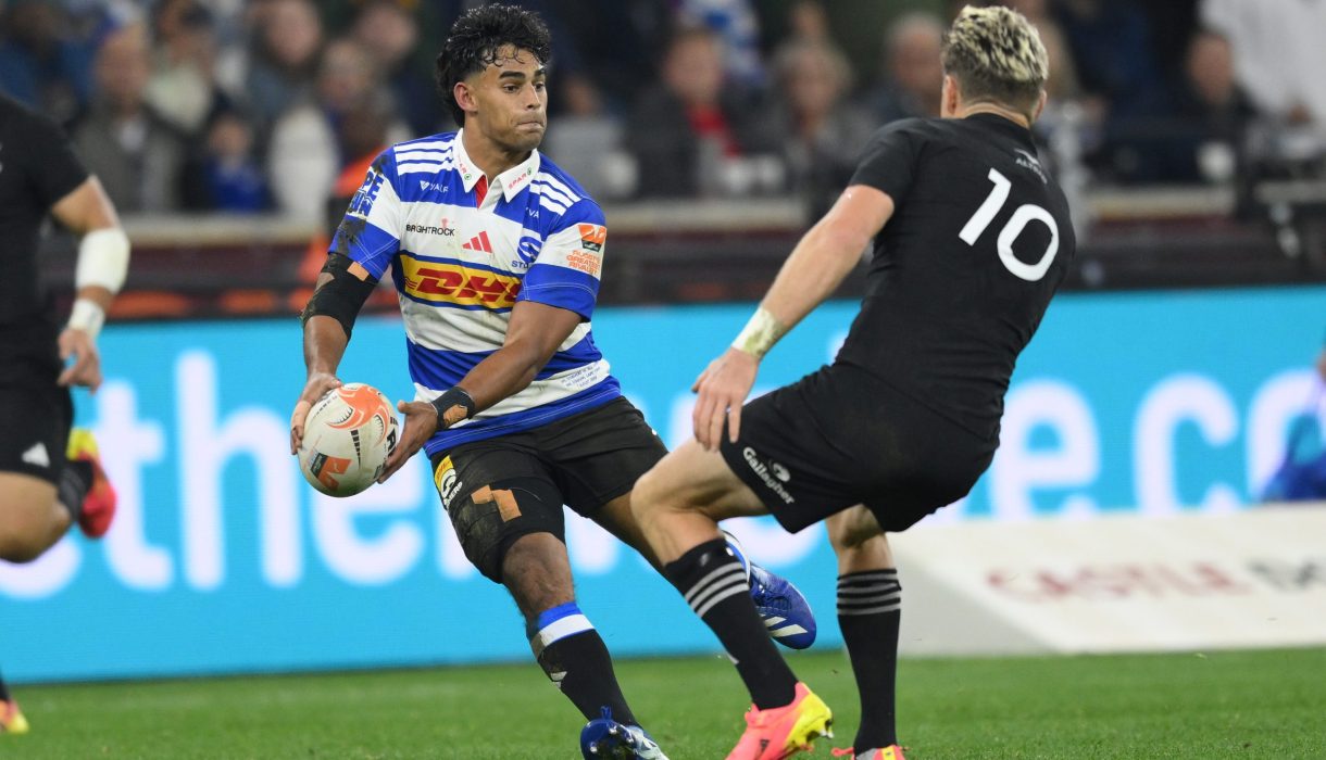 Yaqeen Ahmed battling with Beauden Barrett